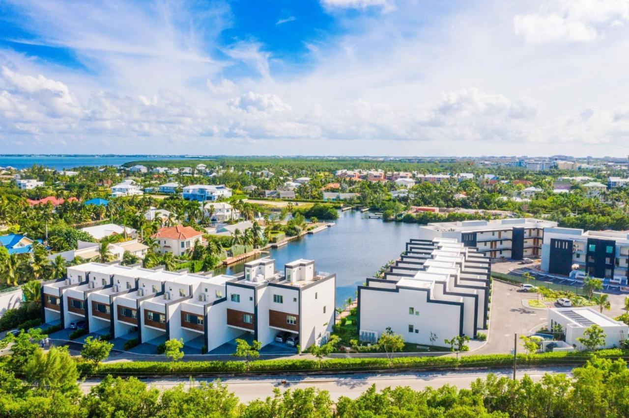 One Canal Point Джорджтаун Экстерьер фото